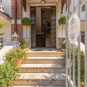 https://crys-apartments-holiday-business-verde.hotelinveneto.com